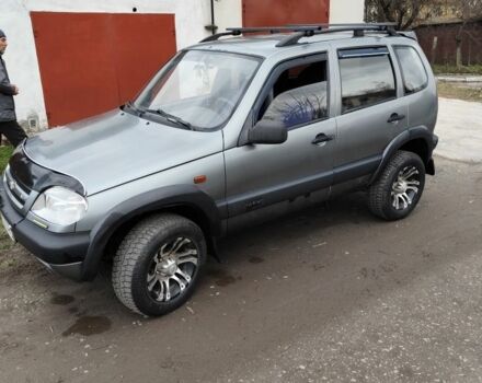 Серый Шевроле Нива, объемом двигателя 1.7 л и пробегом 193 тыс. км за 3000 $, фото 1 на Automoto.ua