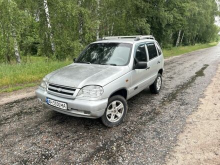 Шевроле Нива 2007 в Чернигове на Automoto.ua Серый Шевроле Нива, объемом двигателя 1.7 л и пробегом 150 тыс. км за 1850 $, фото 1 на Automoto.ua