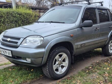 Сірий Шевроле Нива, об'ємом двигуна 1.7 л та пробігом 97 тис. км за 4400 $, фото 1 на Automoto.ua