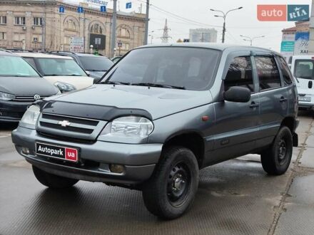 Шевроле Нива 2007 у Харкові на Automoto.ua Сірий Шевроле Нива, об'ємом двигуна 1.7 л та пробігом 219 тис. км за 4290 $, фото 1 на Automoto.ua