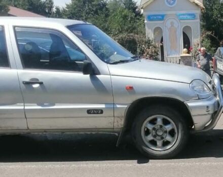 Серый Шевроле Нива, объемом двигателя 0 л и пробегом 120 тыс. км за 2999 $, фото 1 на Automoto.ua