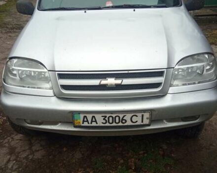 Сірий Шевроле Нива, об'ємом двигуна 1.69 л та пробігом 188 тис. км за 5000 $, фото 1 на Automoto.ua