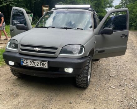 Сірий Шевроле Нива, об'ємом двигуна 1.7 л та пробігом 250 тис. км за 3000 $, фото 1 на Automoto.ua