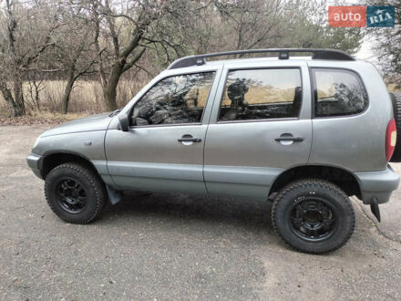 Шевроле Нива 2007 в Кропивницком (Кировограде) на Automoto.ua Серый Шевроле Нива, объемом двигателя 1.7 л и пробегом 278 тыс. км за 4300 $, фото 1 на Automoto.ua