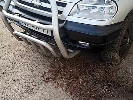 Серый Шевроле Нива, объемом двигателя 1.7 л и пробегом 240 тыс. км за 2800 $, фото 1 на Automoto.ua