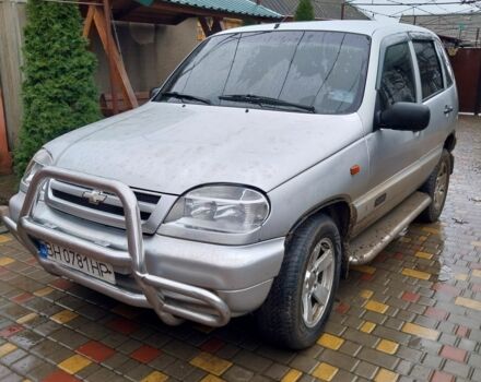 Серый Шевроле Нива, объемом двигателя 1.7 л и пробегом 175 тыс. км за 3000 $, фото 1 на Automoto.ua