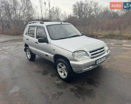Сірий Шевроле Нива, об'ємом двигуна 1.69 л та пробігом 200 тис. км за 3200 $, фото 1 на Automoto.ua