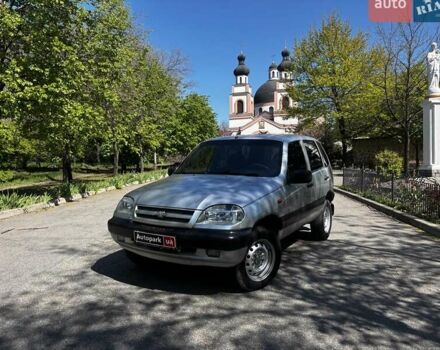 Серый Шевроле Нива, объемом двигателя 1.7 л и пробегом 124 тыс. км за 4990 $, фото 1 на Automoto.ua