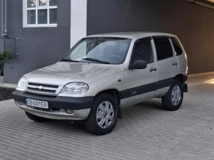 Шевроле Нива 2007 в Чернигове на Automoto.ua Серый Шевроле Нива, объемом двигателя 1.7 л и пробегом 217 тыс. км за 2950 $, фото 1 на Automoto.ua