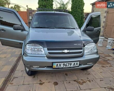 Сірий Шевроле Нива, об'ємом двигуна 0 л та пробігом 97 тис. км за 4850 $, фото 1 на Automoto.ua