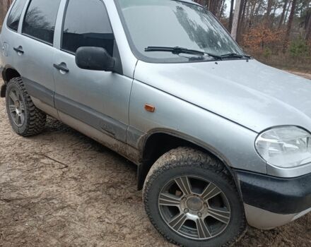 Сірий Шевроле Нива, об'ємом двигуна 1.7 л та пробігом 193 тис. км за 3200 $, фото 1 на Automoto.ua