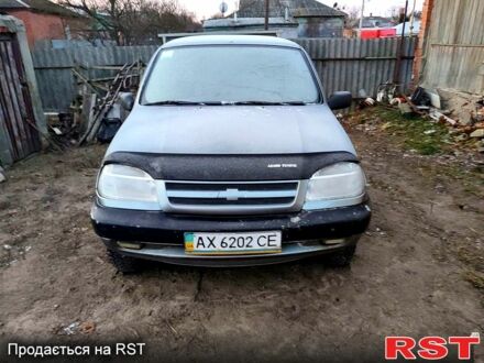 Серый Шевроле Нива, объемом двигателя 1.7 л и пробегом 182 тыс. км за 2000 $, фото 1 на Automoto.ua