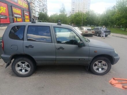 Шевроле Нива 2008 у Харкові на Automoto.ua Сірий Шевроле Нива, об'ємом двигуна 0 л та пробігом 270 тис. км за 3400 $, фото 1 на Automoto.ua