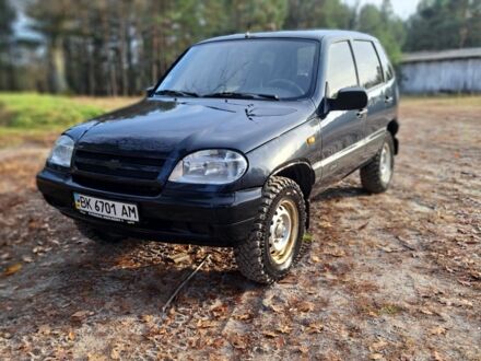Серый Шевроле Нива, объемом двигателя 0 л и пробегом 148 тыс. км за 3800 $, фото 1 на Automoto.ua