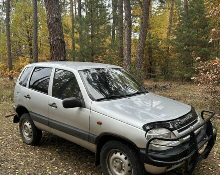 Сірий Шевроле Нива, об'ємом двигуна 1.7 л та пробігом 260 тис. км за 2899 $, фото 1 на Automoto.ua