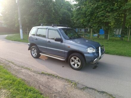 Шевроле Нива 2008 у Нежине на Automoto.ua Сірий Шевроле Нива, об'ємом двигуна 1.7 л та пробігом 106 тис. км за 5500 $, фото 1 на Automoto.ua