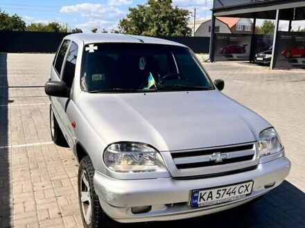 Шевроле Нива 2008 в Черкассах на Automoto.ua Серый Шевроле Нива, объемом двигателя 1.69 л и пробегом 31 тыс. км за 5050 $, фото 1 на Automoto.ua
