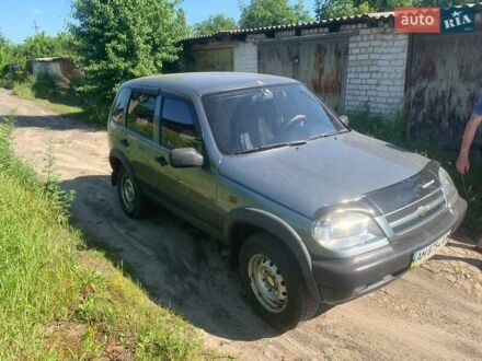 Шевроле Нива 2008 у Радомышле на Automoto.ua Сірий Шевроле Нива, об'ємом двигуна 1.7 л та пробігом 112 тис. км за 5000 $, фото 1 на Automoto.ua