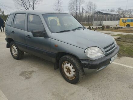 Шевроле Нива 2009 у Вінниці на Automoto.ua Сірий Шевроле Нива, об'ємом двигуна 0 л та пробігом 379 тис. км за 119000 $, фото 1 на Automoto.ua