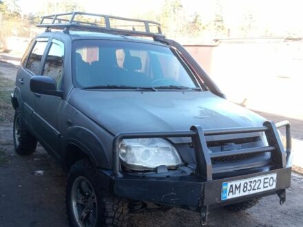 Серый Шевроле Нива, объемом двигателя 1.7 л и пробегом 170 тыс. км за 4100 $, фото 1 на Automoto.ua
