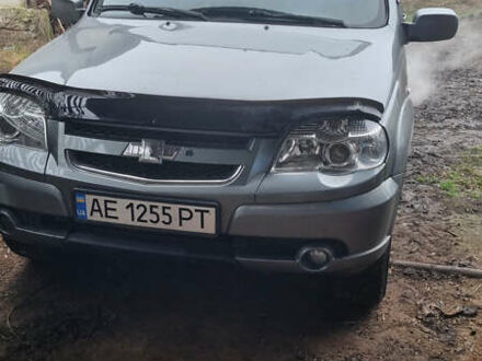 Сірий Шевроле Нива, об'ємом двигуна 1.69 л та пробігом 194 тис. км за 6200 $, фото 1 на Automoto.ua