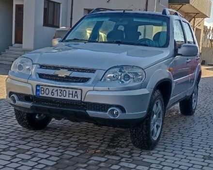 Сірий Шевроле Нива, об'ємом двигуна 1.7 л та пробігом 140 тис. км за 5500 $, фото 1 на Automoto.ua