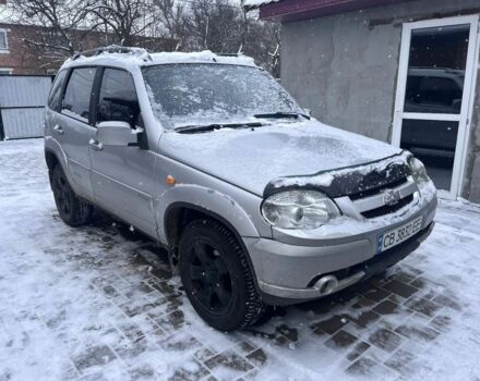 Серый Шевроле Нива, объемом двигателя 1.7 л и пробегом 180 тыс. км за 3800 $, фото 1 на Automoto.ua