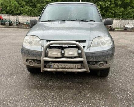 Сірий Шевроле Нива, об'ємом двигуна 1.7 л та пробігом 276 тис. км за 4000 $, фото 1 на Automoto.ua