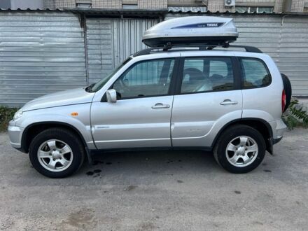 Шевроле Нива 2011 у Дніпро (Дніпропетровську) на Automoto.ua Сірий Шевроле Нива, об'ємом двигуна 1.69 л та пробігом 68 тис. км за 7700 $, фото 1 на Automoto.ua