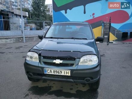 Шевроле Нива 2012 в Черкассах на Automoto.ua Серый Шевроле Нива, объемом двигателя 1.69 л и пробегом 138 тыс. км за 5000 $, фото 1 на Automoto.ua