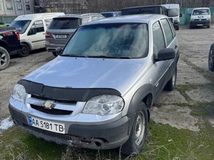 Шевроле Нива 2012 в Киеве на Automoto.ua Серый Шевроле Нива, объемом двигателя 1.69 л и пробегом 300 тыс. км за 2600 $, фото 1 на Automoto.ua