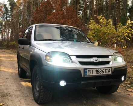 Серый Шевроле Нива, объемом двигателя 1.7 л и пробегом 272 тыс. км за 5000 $, фото 1 на Automoto.ua