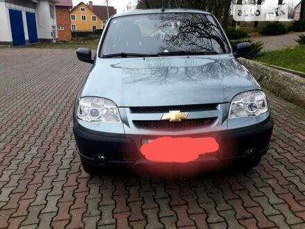 Шевроле Нива 2012 в Черновцах на Automoto.ua Серый Шевроле Нива, объемом двигателя 1.69 л и пробегом 53 тыс. км за 8000 $, фото 1 на Automoto.ua