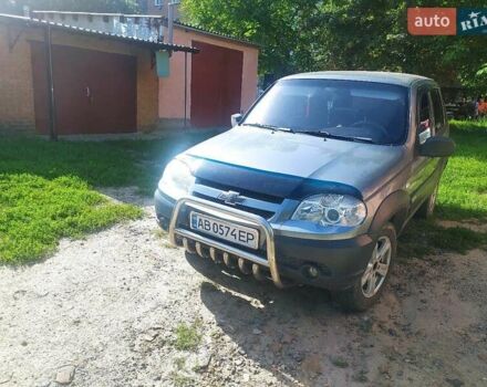 Сірий Шевроле Нива, об'ємом двигуна 1.7 л та пробігом 220 тис. км за 4500 $, фото 1 на Automoto.ua