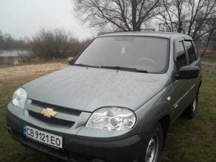 Сірий Шевроле Нива, об'ємом двигуна 1.7 л та пробігом 157 тис. км за 5500 $, фото 1 на Automoto.ua