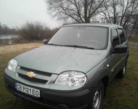 Серый Шевроле Нива, объемом двигателя 1.7 л и пробегом 157 тыс. км за 5500 $, фото 1 на Automoto.ua