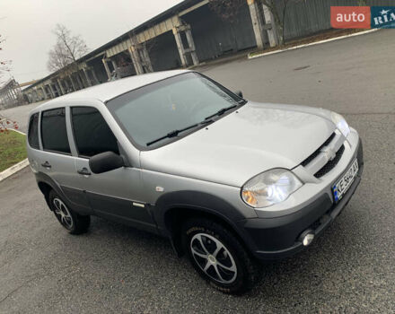 Серый Шевроле Нива, объемом двигателя 1.7 л и пробегом 167 тыс. км за 5400 $, фото 1 на Automoto.ua