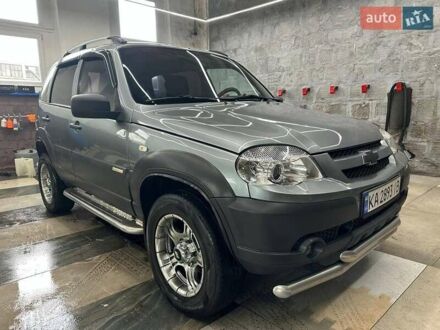 Шевроле Нива 2015 в Киеве на Automoto.ua Серый Шевроле Нива, объемом двигателя 1.7 л и пробегом 87 тыс. км за 7800 $, фото 1 на Automoto.ua