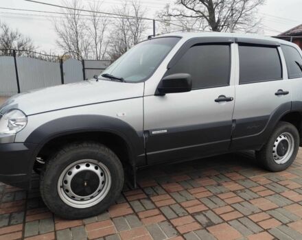 Сірий Шевроле Нива, об'ємом двигуна 1.7 л та пробігом 150 тис. км за 5900 $, фото 1 на Automoto.ua