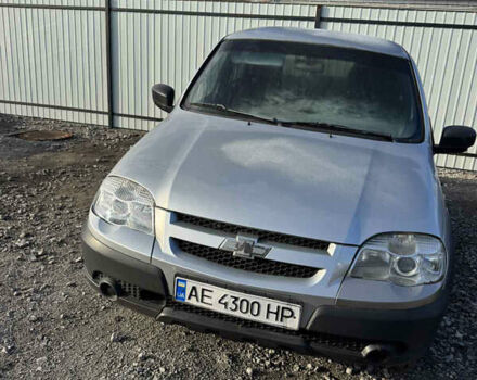 Серый Шевроле Нива, объемом двигателя 1.69 л и пробегом 164 тыс. км за 4600 $, фото 1 на Automoto.ua