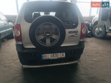 Серый Шевроле Нива, объемом двигателя 1.7 л и пробегом 110 тыс. км за 7000 $, фото 1 на Automoto.ua