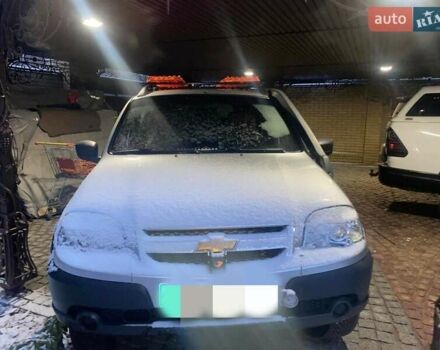 Серый Шевроле Нива, объемом двигателя 1.7 л и пробегом 87 тыс. км за 7500 $, фото 1 на Automoto.ua