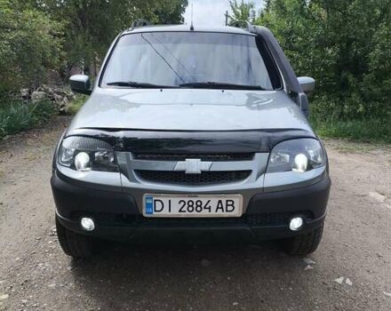 Серый Шевроле Нива, объемом двигателя 1.7 л и пробегом 86 тыс. км за 7800 $, фото 1 на Automoto.ua