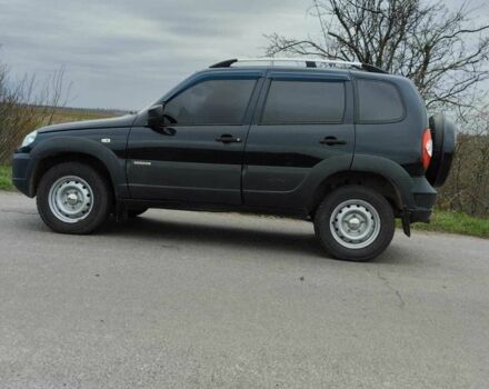 Синий Шевроле Нива, объемом двигателя 1.7 л и пробегом 187 тыс. км за 7300 $, фото 2 на Automoto.ua