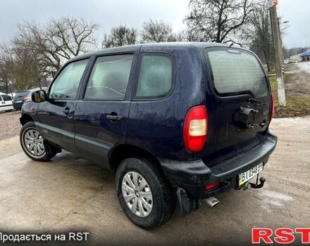 Синий Шевроле Нива, объемом двигателя 1.7 л и пробегом 170 тыс. км за 2450 $, фото 4 на Automoto.ua