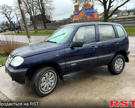 Синий Шевроле Нива, объемом двигателя 1.7 л и пробегом 170 тыс. км за 2450 $, фото 2 на Automoto.ua
