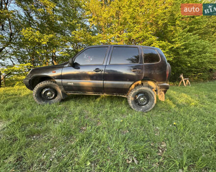 Синій Шевроле Нива, об'ємом двигуна 1.7 л та пробігом 200 тис. км за 3400 $, фото 3 на Automoto.ua