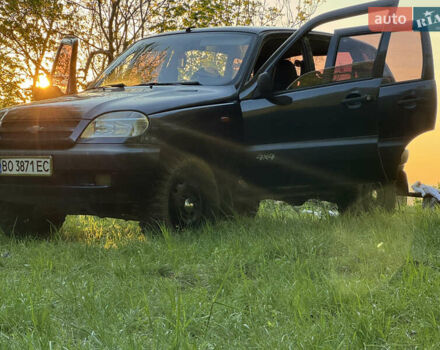 Синій Шевроле Нива, об'ємом двигуна 1.7 л та пробігом 200 тис. км за 3400 $, фото 2 на Automoto.ua