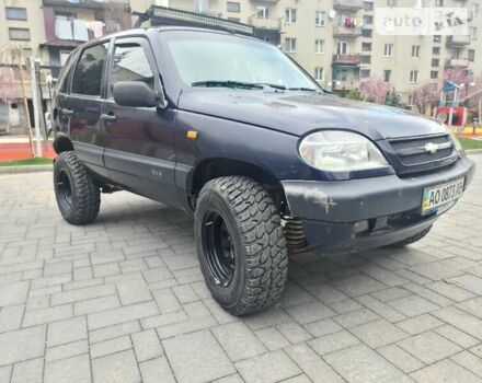 Синий Шевроле Нива, объемом двигателя 1.69 л и пробегом 180 тыс. км за 3500 $, фото 1 на Automoto.ua