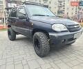 Синий Шевроле Нива, объемом двигателя 1.69 л и пробегом 180 тыс. км за 3500 $, фото 1 на Automoto.ua